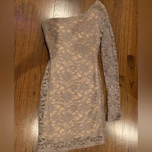 Dress - Picture 4 of 4